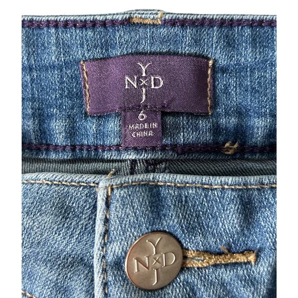 NYDJ Women’s Size 6 Ankle Cuffed Straight Leg‎ Light Wash Jeans - Picture 4 of 8